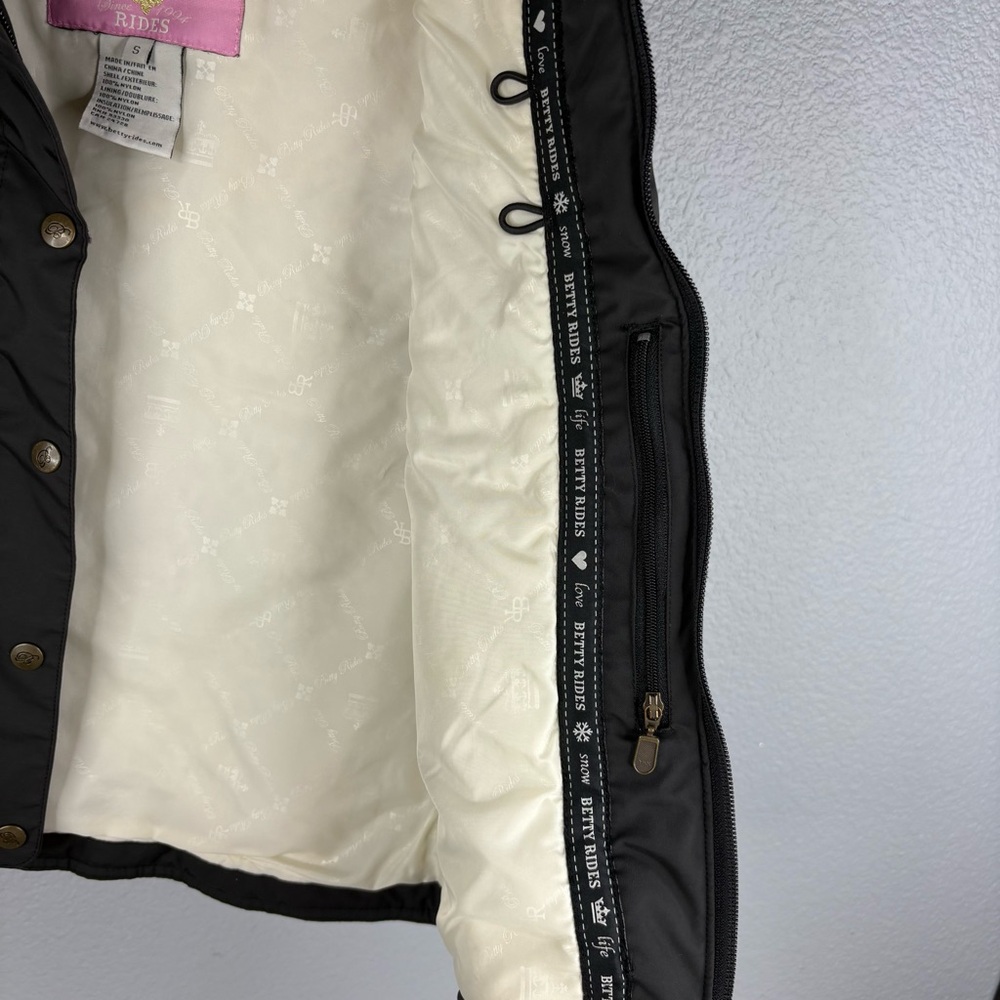 Betty Rides Cold Weather Performance Vest - Picture 9 of 14